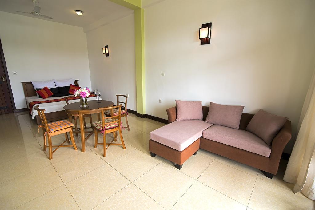 Thumbelina Apartments & Hotel Aluthgama Εξωτερικό φωτογραφία